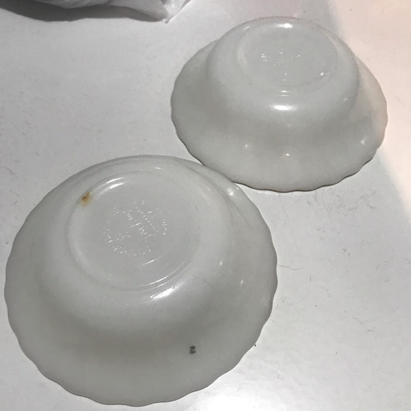 Fire King White Swirl Bowls - Picture 4 of 6